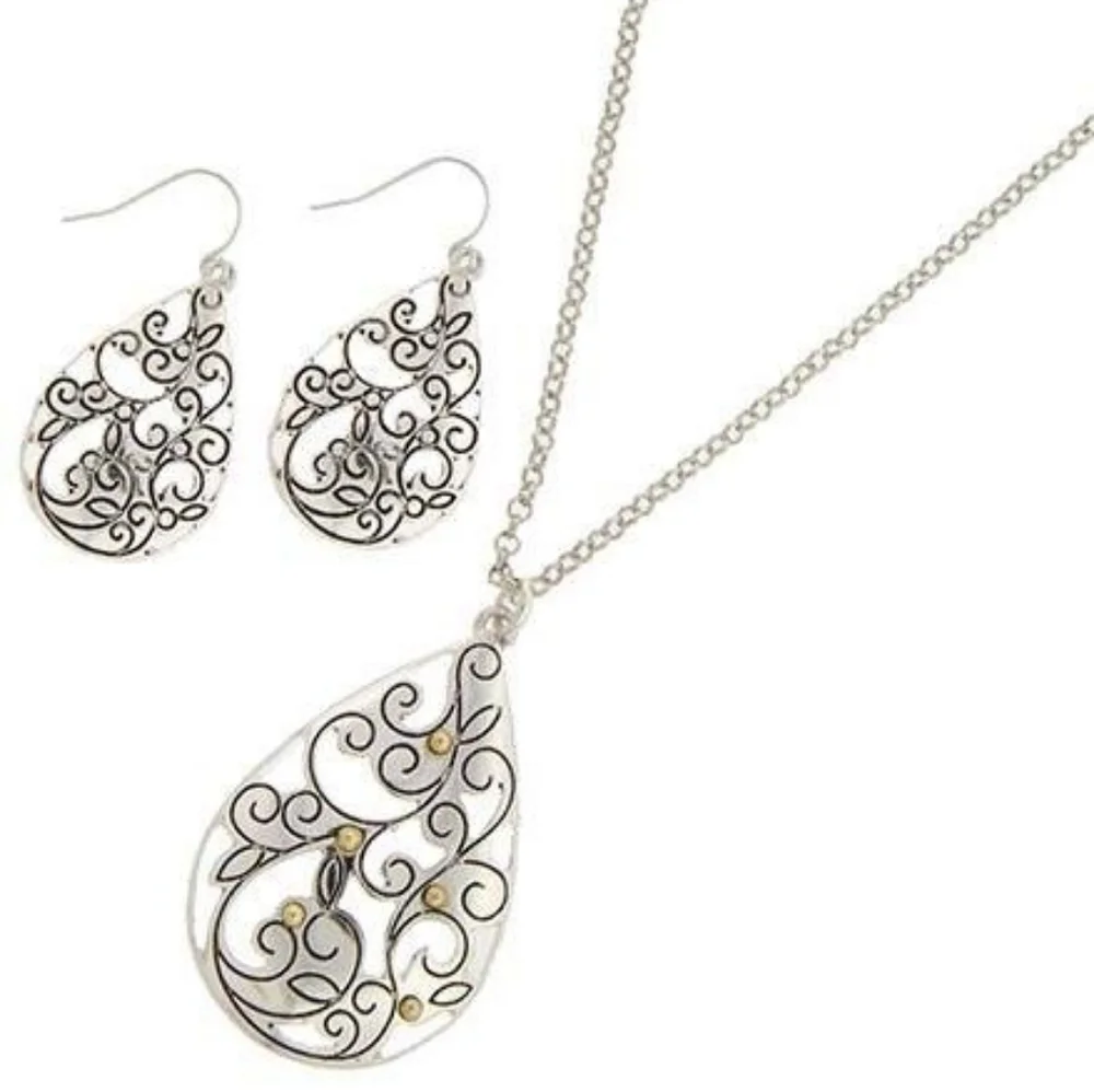 Gorgeous Teardrop Necklace Set